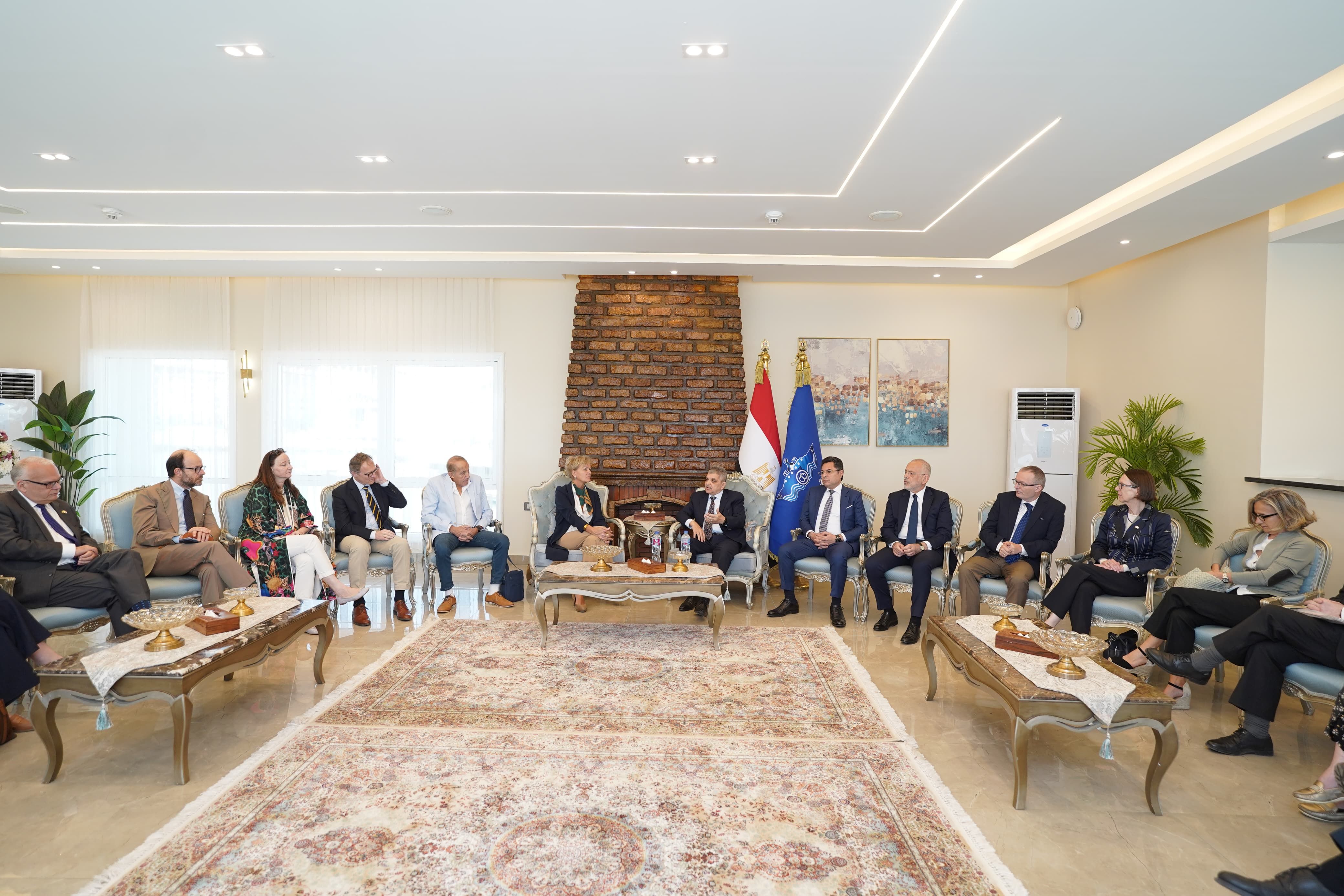 فى أول زيارة رسمية.. سفيرة الاتحاد الأوروبى تزور الإسماعيلية وقناة السويس