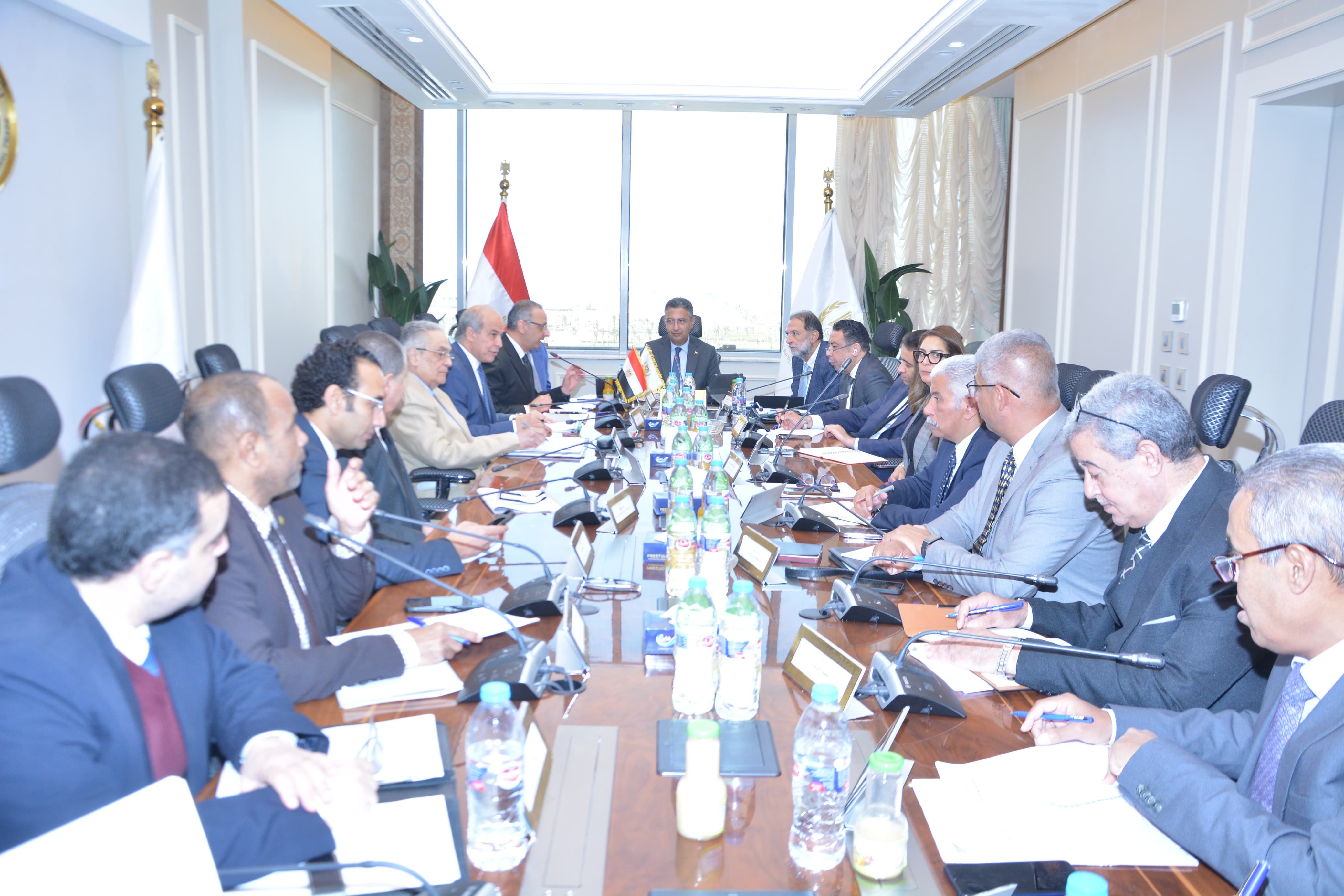 وزير التموين يوجه بصرف مستحقات الموردين للقمح المحلى خلال 48 ساعة