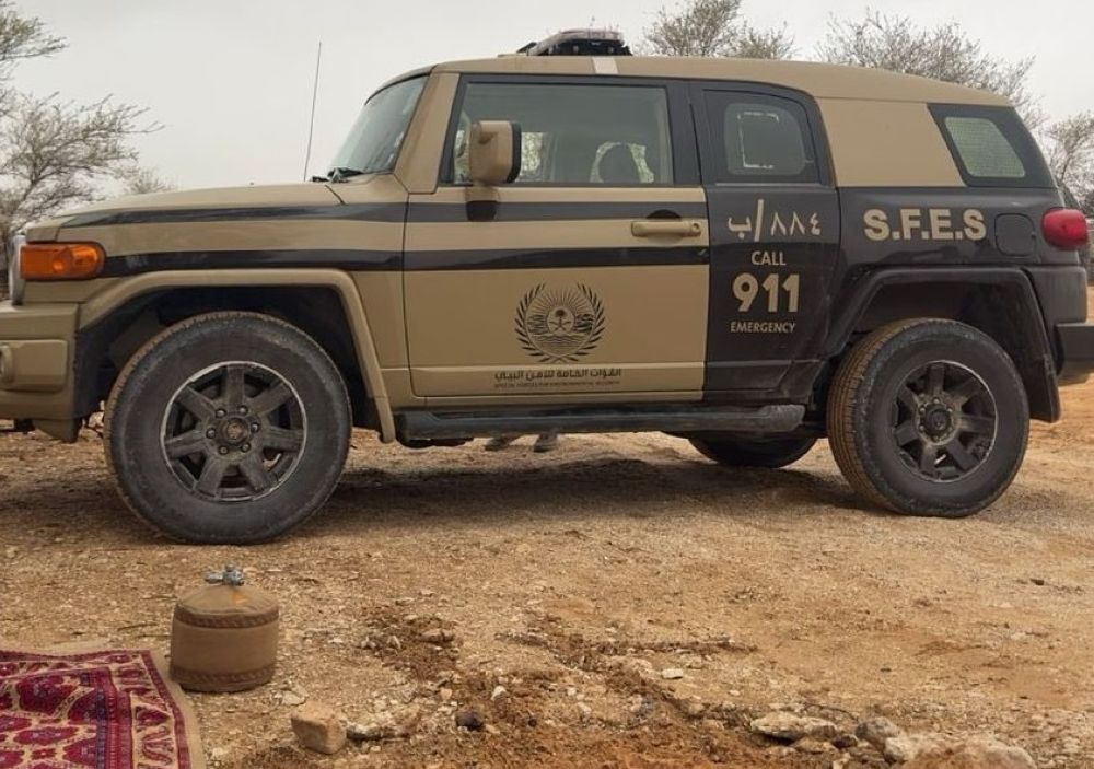 ضبط مواطن مخالف لنظام البيئة لاقتلاعه الأشجار في محمية الملك عبد العزيز الملكية