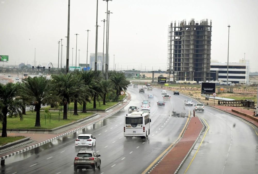 "الأرصاد" ينبه من أمطار متوسطة ورياح شديدة على منطقة الباحة