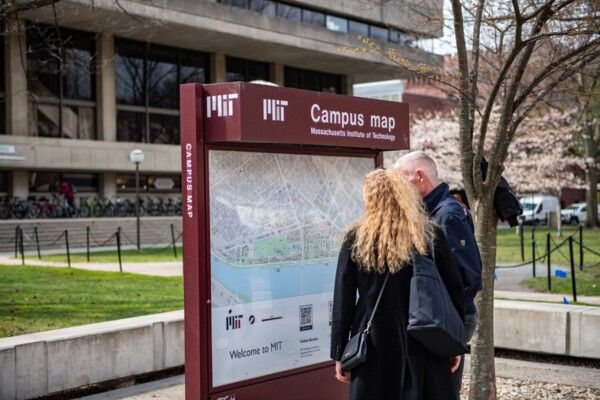 ترامب وصف جامعة هارفرد بأنها مهزلة مهددا بحرمانها من التمويل الفدرالي