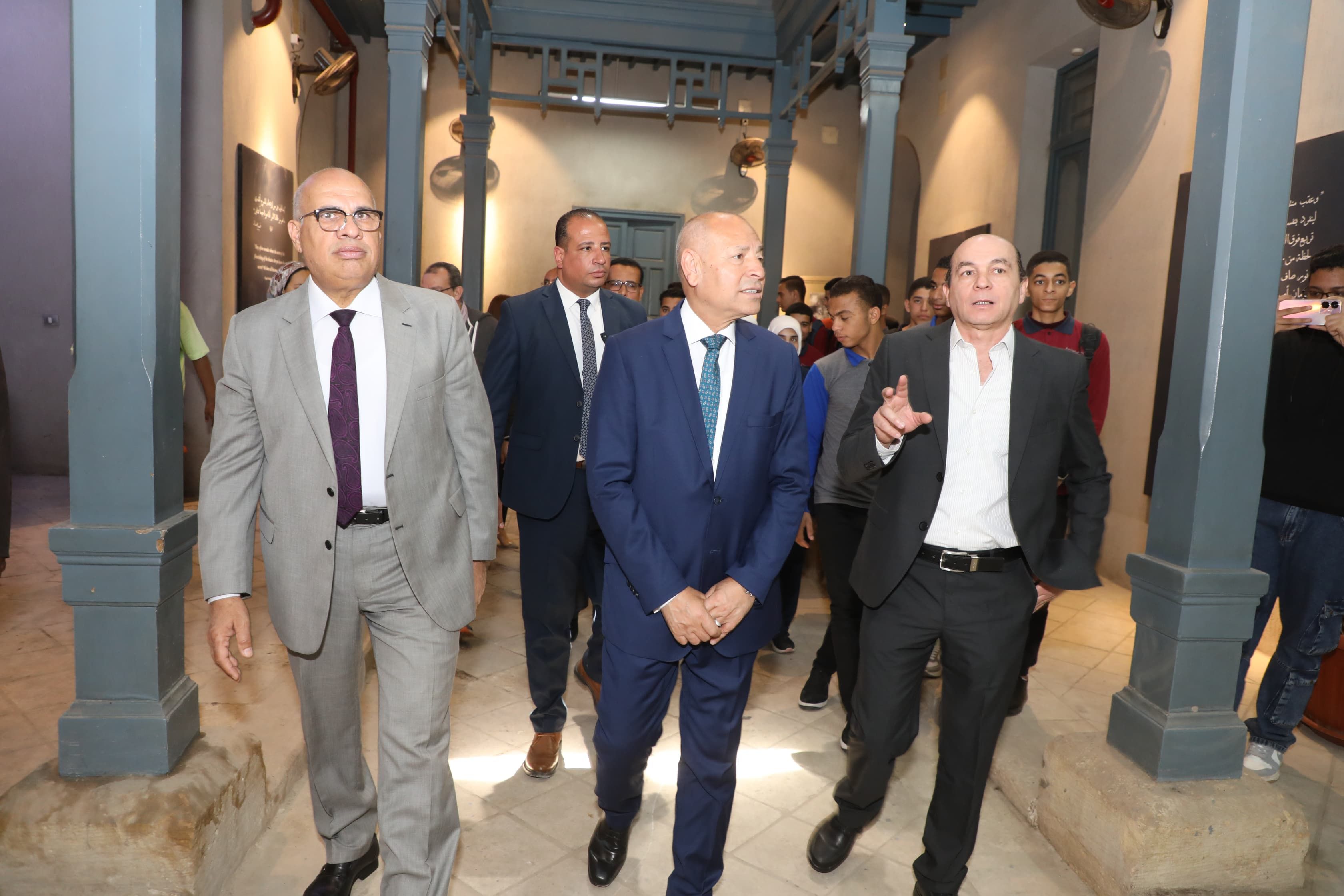 محافظ القاهرة يتفقد متحف الأديب العالمى نجيب محفوظ.. صور