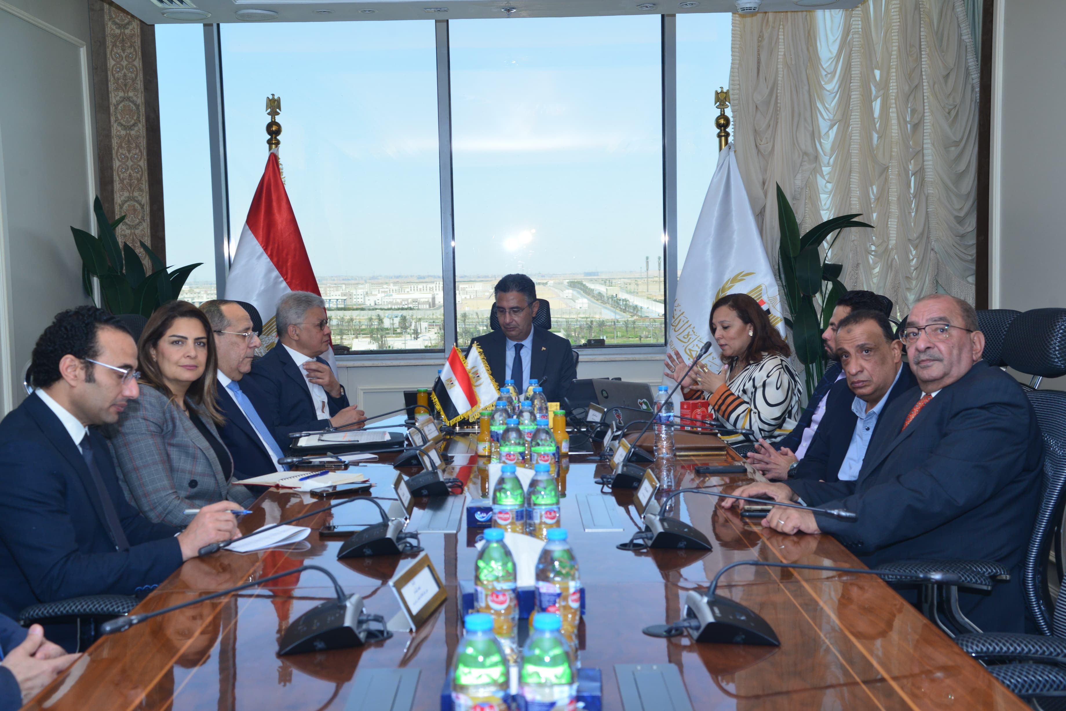 وزير التموين يؤكد على التعاون مع الشركات العالمية العاملة في قطاع الأغذية