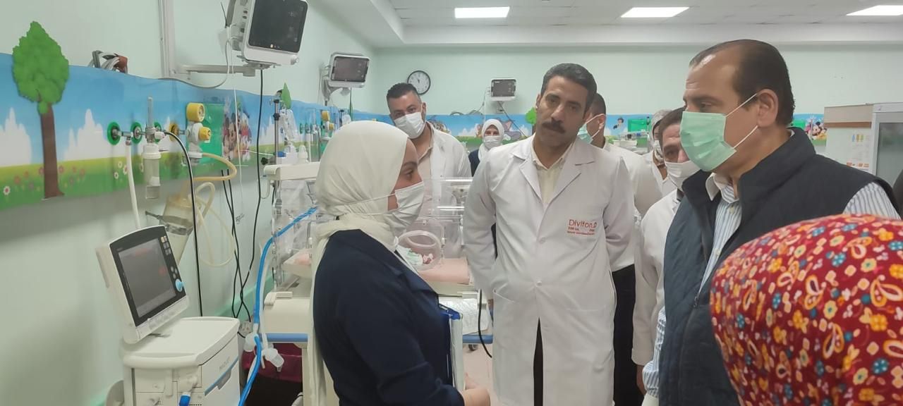 نائب وزير الصحة يجرى زيارة ميدانية لعددٍ من المستشفيات ومنشآت الرعاية الأولية بمحافظة البحيرة