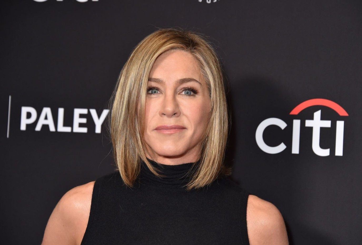 جينيفر أنيستون تكشف عن روتين شعرها الصحي.. اعتمدي أسرارها وتسريحاتها