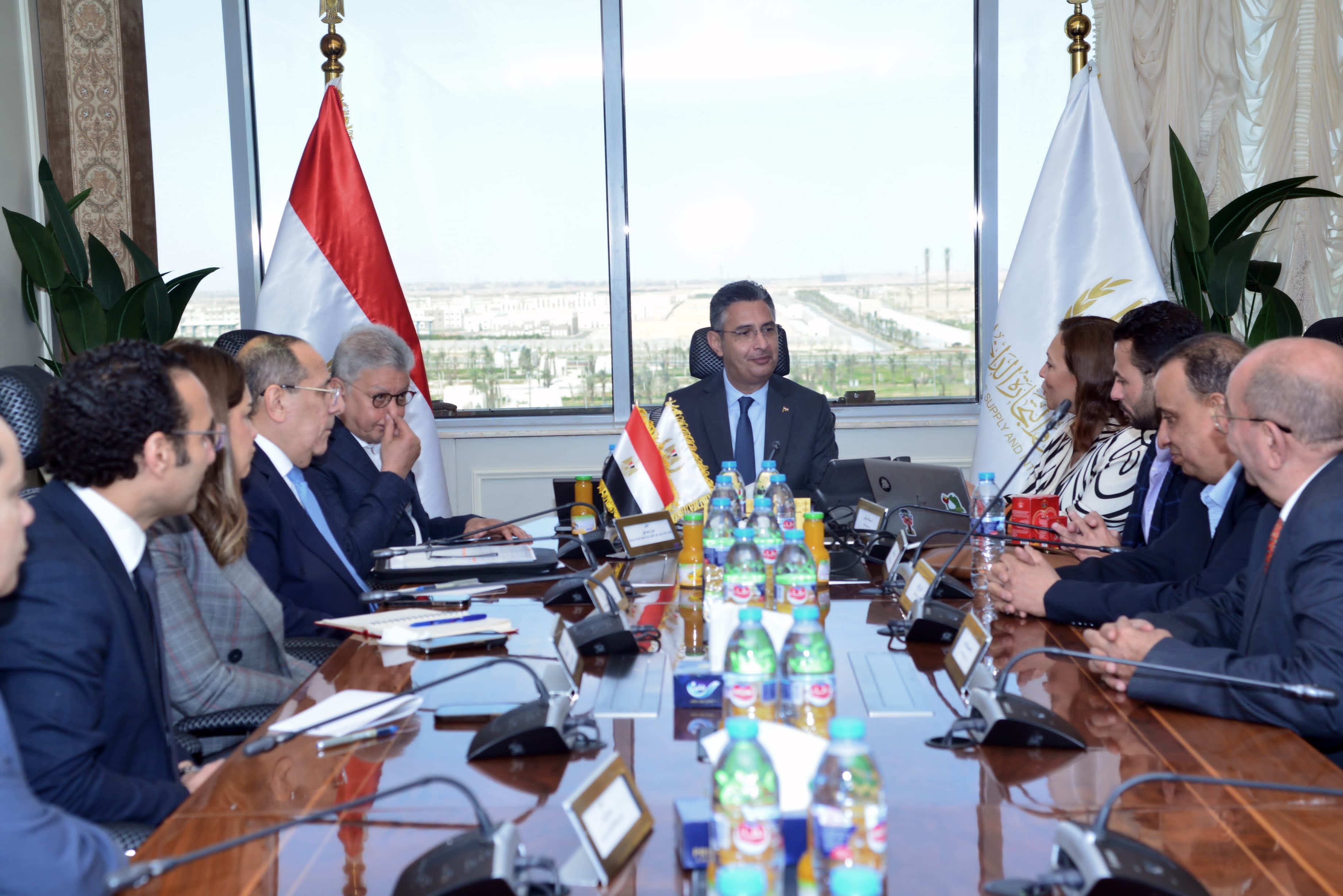 وزير التموين يؤكد على التعاون مع الشركات العالمية العاملة في قطاع الأغذية