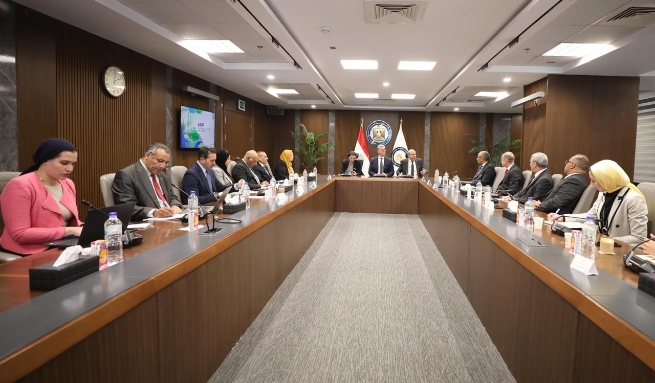 وزراء البترول والبيئة والطيران يبحثون التعاون فى إنتاج وقود الطائرات المستدام