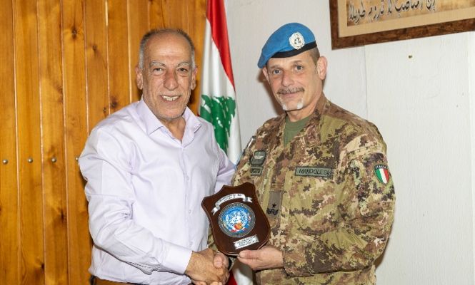 قائد القطاع الغربي بـ"اليونيفيل": نواصل العمل مع الجيش لإعادة الأمن والاستقرار إلى الجنوب