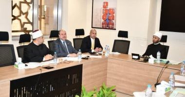 وزير الأوقاف يترأس لجنة القيادات لاختيار مديرى إدارات الشئون القانونية بالمديريات