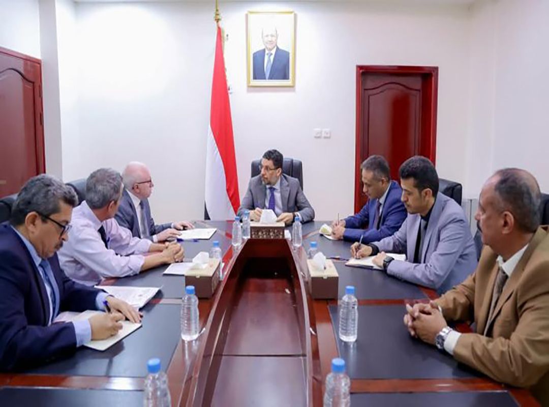 "المخا تحلق في السماء: انطلاق الرحلات الجوية عبر المطار الدولي"