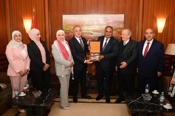 بو صعب التقى الخصاونة وسفير الأردن بحثا ملفات مشتركة بين البلدين تتعلق بالكهرباء والترانزيت والزراعة