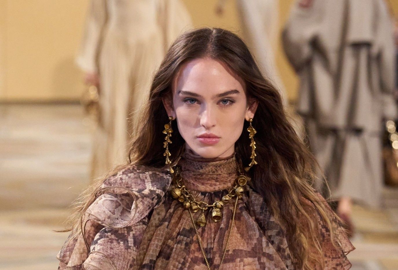 تجربتي مع المشاط للشعر المصبوغ.. تهدئة فروة الرأس والحفاظ على لونه ولمعانه