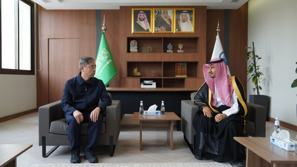 صور.. وفد صيني يطلع على تجربة ”الري“ الإدارية والتحول الرقمي