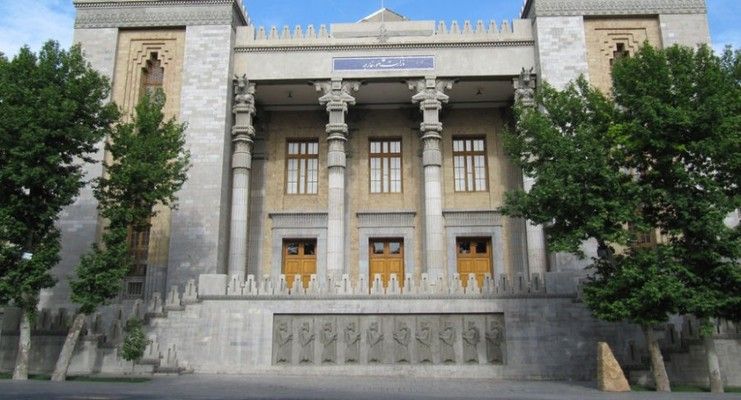 الخارجية الإيرانية: عراقجي سلم رسالة مكتوبة من خامنئي إلى بوتين