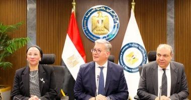 وزراء البترول والبيئة والطيران يبحثون التعاون فى إنتاج وقود الطائرات المستدام