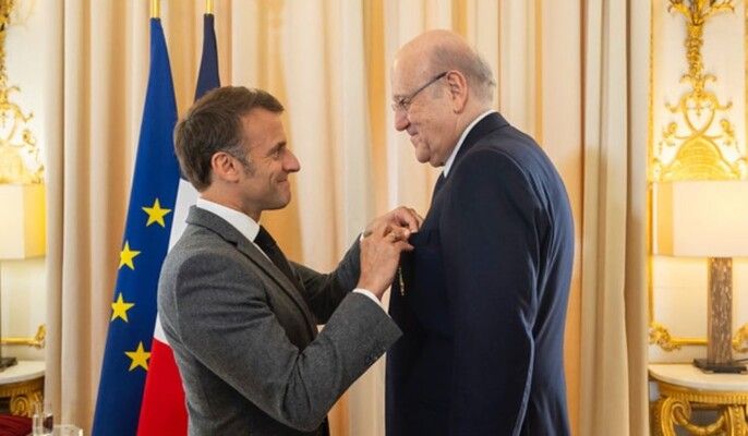 ماكرون قلّد ميقاتي وسام جوقة الشرف الفرنسي: نأمل أن يسلك لبنان طريق السلام والاستقرار والنمو