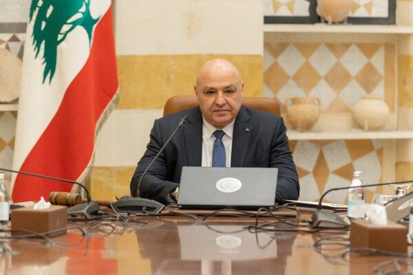 الرئيس عون أكد انه طلب من قطر زيادة استثماراتها في لبنان: الفساد والروتين الإداري يعالجان بالحكومة الإلكترونية