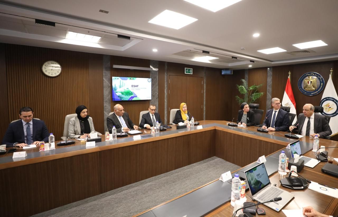 وزراء البترول والبيئة والطيران يبحثون التعاون فى إنتاج وقود الطائرات المستدام