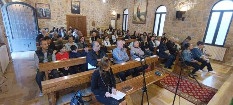 بعقليني ترأس رتبة سجدة الصليب في دير مار الياس- الكنيسة: لخلاص البشريَّة من الحُروب والبُغض