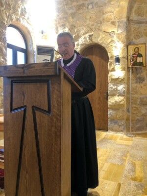 بعقليني ترأس رتبة سجدة الصليب في دير مار الياس- الكنيسة: لخلاص البشريَّة من الحُروب والبُغض