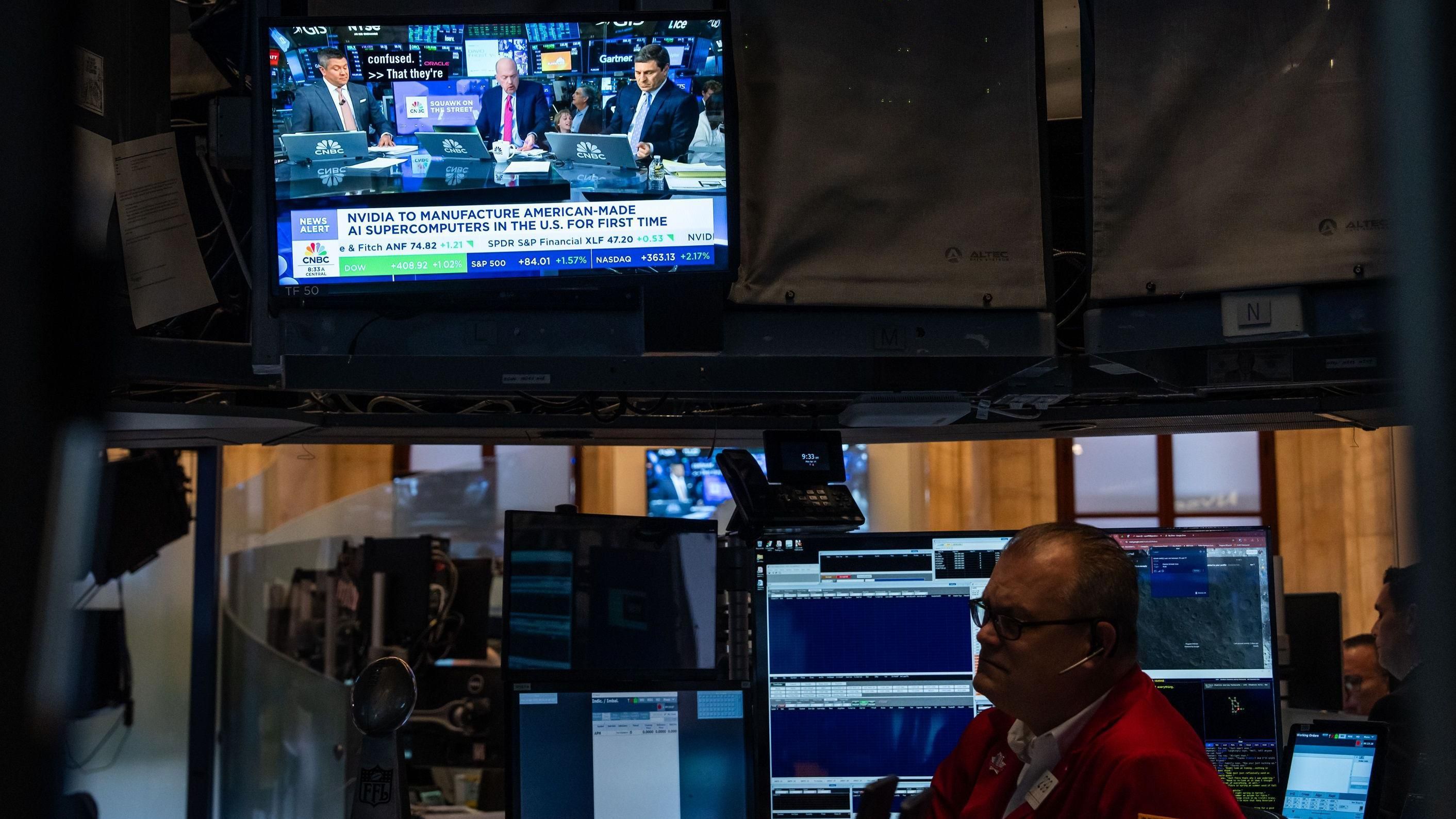 نيويورك تايمز: حان الوقت لحماية أمريكا من رئيسها