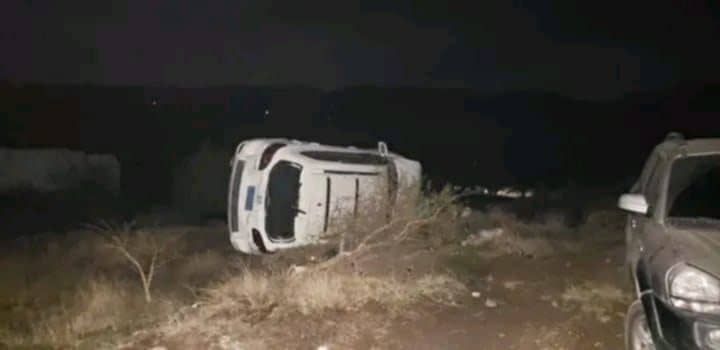 بسبب غارة أمريكية...نجاة سائق من الموت بعد انقلاب سيارته على طريق صنعاء-الحديدة