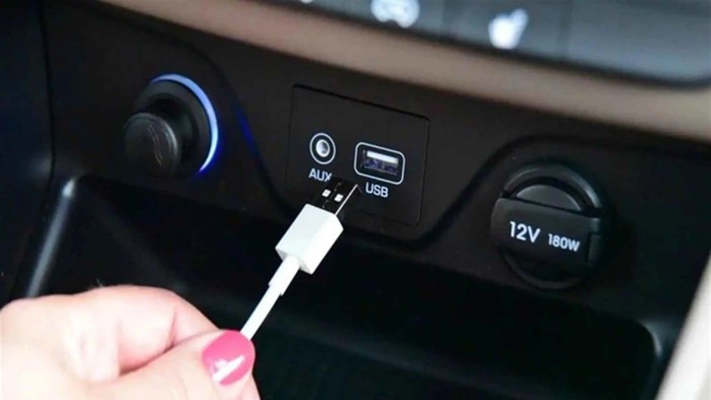 4 طرق لاستخدام منافذ "USB" في سيارتك