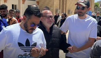 إنهيار صلاح عبد الله في جنازة سليمان عيد