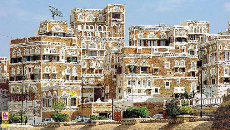 كشف هوية صاحب المنزل الذي تعرض للقصف في صنعاء