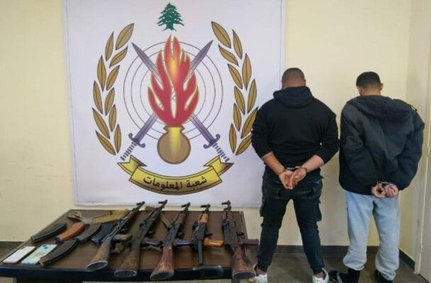 قوى الأمن: توقيف متورطَين بعمليات تهريب أسلحة من سوريا إلى لبنان والإتجار بها في تلحميرة
