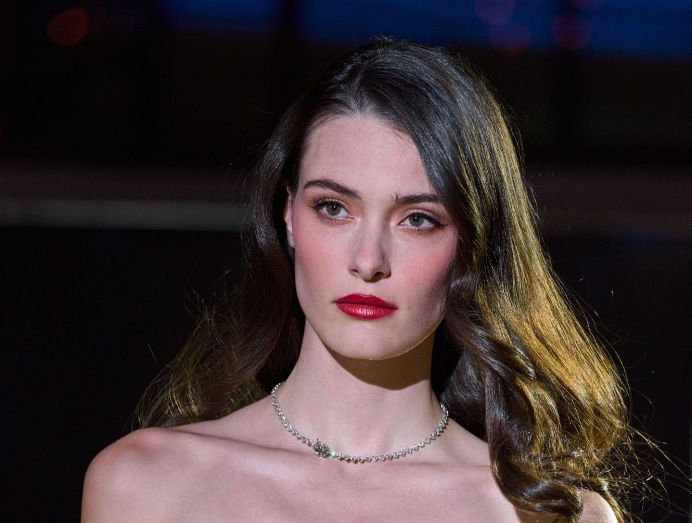 أحمر الشفاه المثالي لصيف 2025.. دليلك لاختيار اللون الأنسب لبشرتك