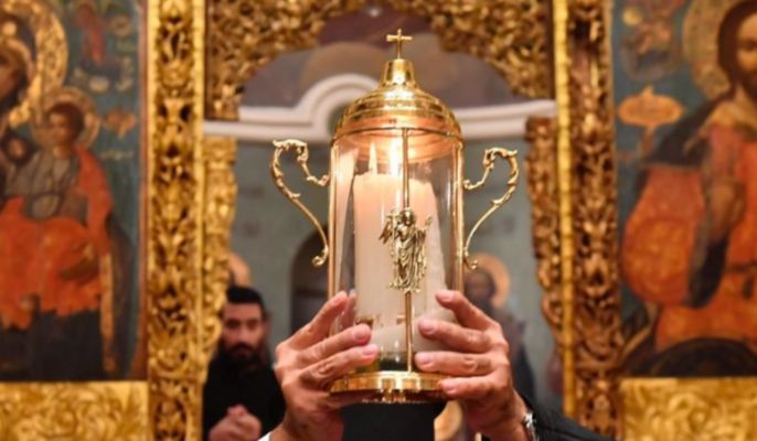 شعلة النور المقدس وصلت إلى دير سيدة البلمند