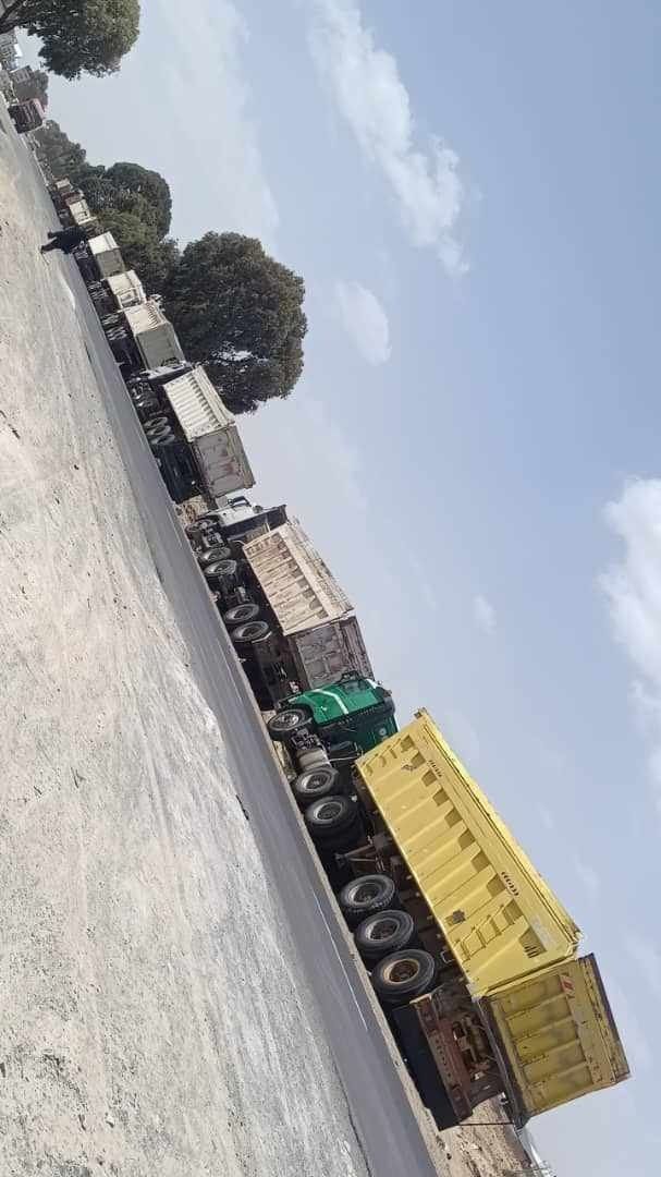 ذمار.. مليشيا الحوثي تختطف أكثر من 20 سائقًا مضربًا عن نقل "النيس"