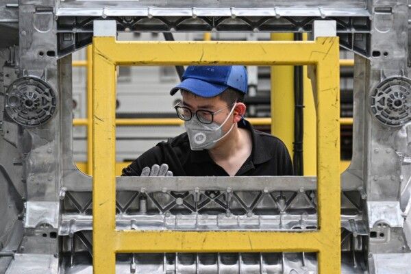 رواد انترنت صينيون يستهزئون بالحرب التجارية الأميركية