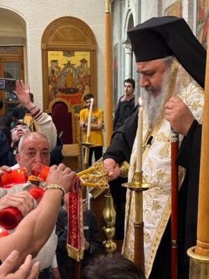 شعلة النور المقدس وصلت إلى كاتدرائية القديس نيقولاوس العجائبي- زحلة