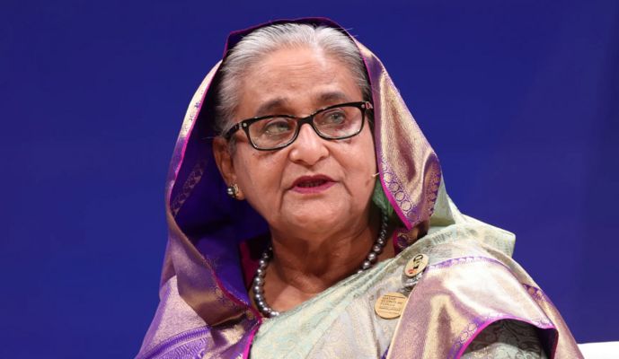 شرطة بنغلادش طلبت من الإنتربول إصدار "إشعار أحمر" ضد الشيخة حسينة و11 مسؤولا