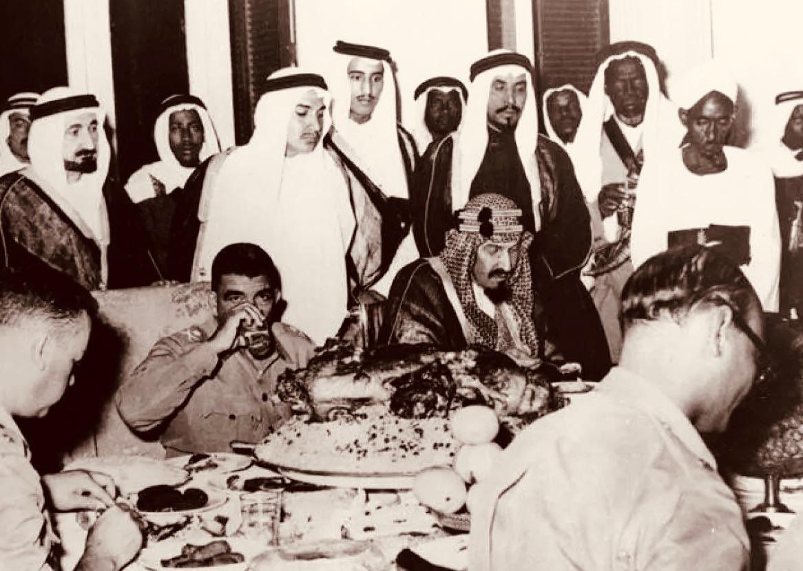 السعودية | د. راشد بن محمد عساكر يروي موقفًا إنسانيًا مؤثرًا للملك سلمان مع والده المؤسس قبيل وفاته