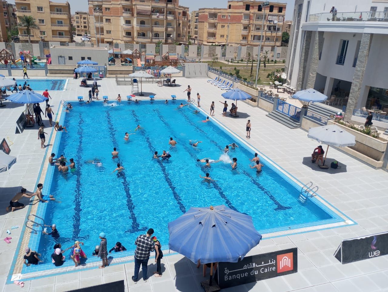 عمر الحداد يعلن افتتاح حمام السباحة نصف أولمبي بمركز الجزيرة "2"