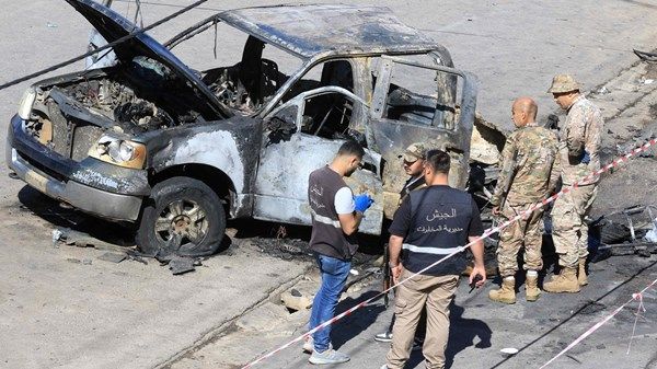 مقتل جنود بانفجار ذخائر في لبنان