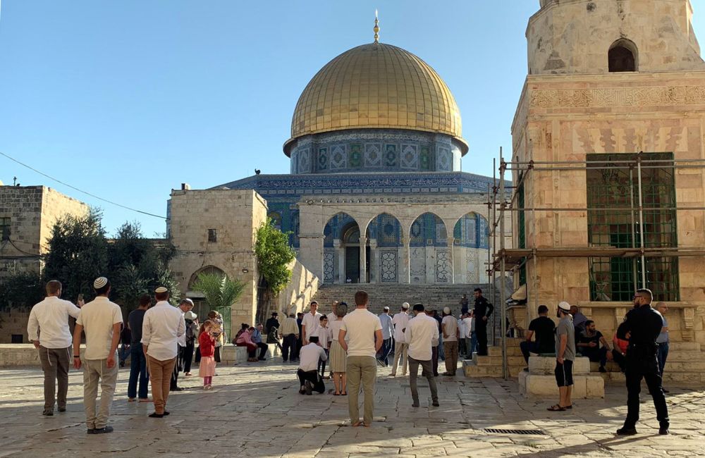 عشرات المستوطنين يقتحمون المسجد الأقصى وسط إجراءات عسكرية