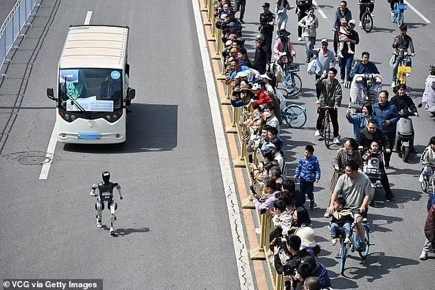 تكنولوجيا: روبوتات تشارك في مارثون بشرى في بكين.. من يفوز في النهاية؟