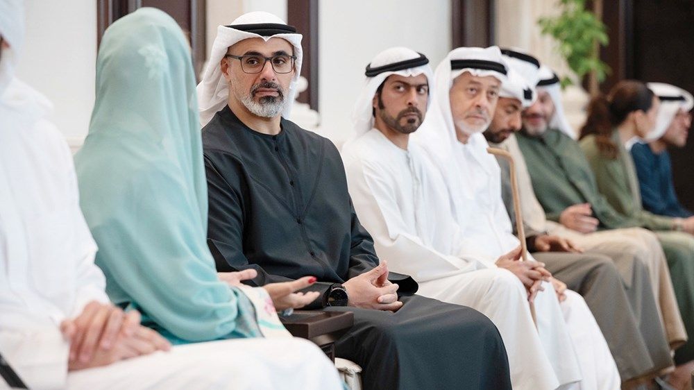 خالد بن محمد بن زايد يستقبل وفداً من مجلس الشركات العائلية الخليجية