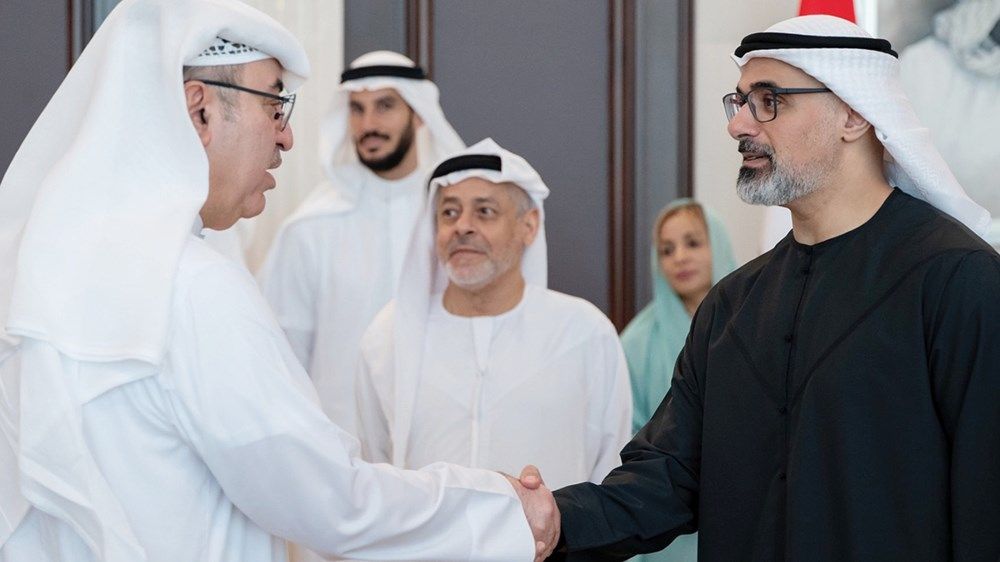 خالد بن محمد بن زايد يستقبل وفداً من مجلس الشركات العائلية الخليجية