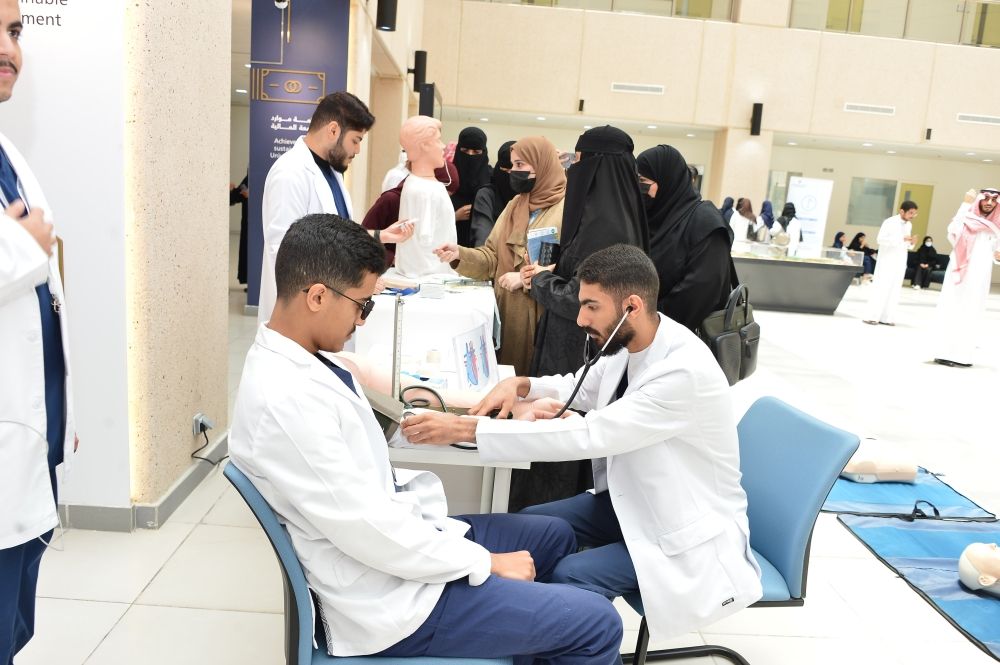 بدء التقدم إلى وظيفة "أخصائي تمريض".. اعرف الشروط والمواعيد والرابط