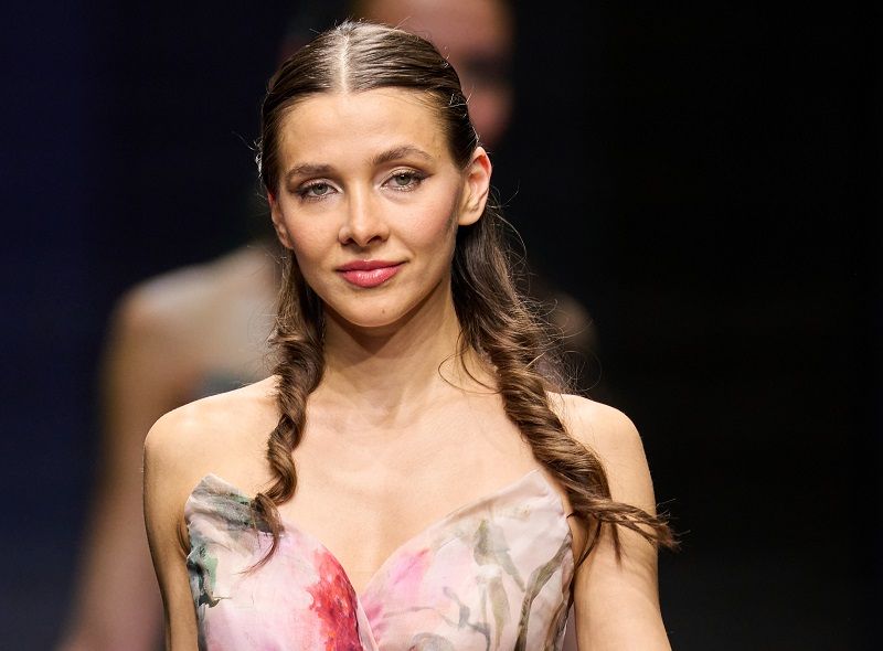 أجمل تسريحات شعر العروس لعام 2026.. إطلالات حالمة تليق بيوم العمر