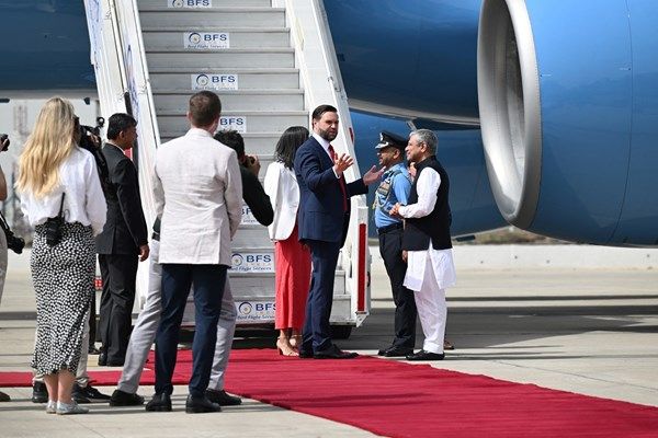 نائب الرئيس الأميركي يبدأ زيارة إلى الهند