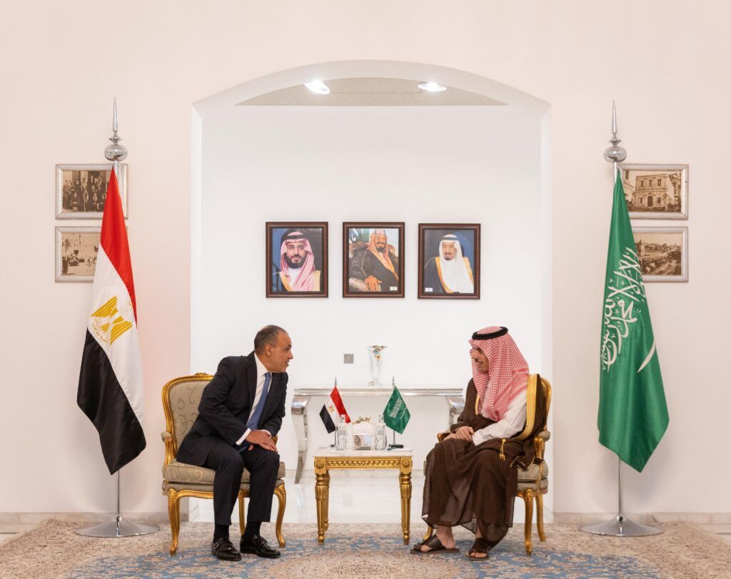 السعودية | وزير الخارجية يستقبل وزير خارجية مصر ويعقدان اجتماع لجنة المتابعة والتشاور السياسي على المستوى الوزاري