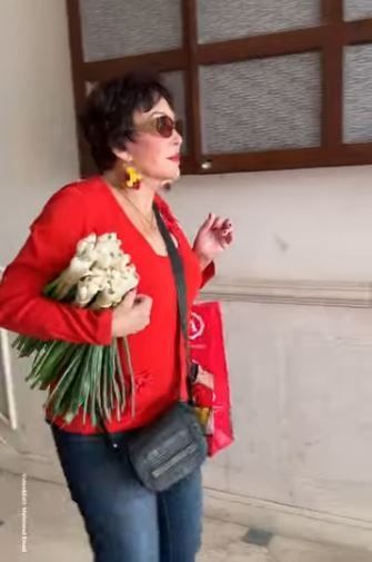 فرشت الملاية على النجيلة.. لبلبة تحتفل بشم النسيم مع بوكيه بصل وفسيخة