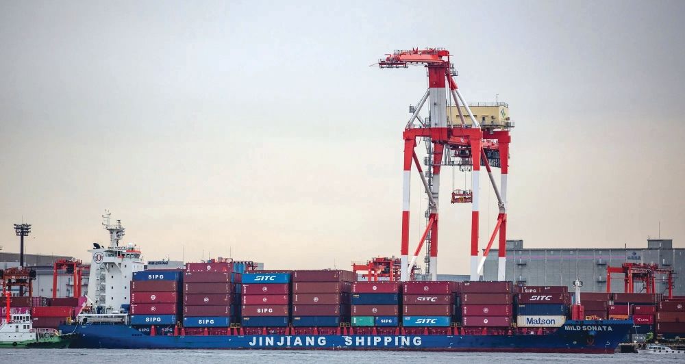 هل تصبح اليابان أول دولة تحصل على إعفاء من رسوم ترامب؟