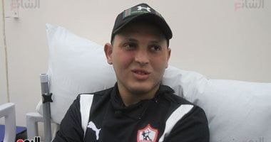 سيد نيمار أول الحاضرين لعزاء سعد محمد لاعب الزمالك السابق.. فيديو